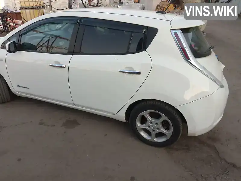 1N4AZ0CP2EC331046 Nissan Leaf 2014 Хетчбек  Фото 5