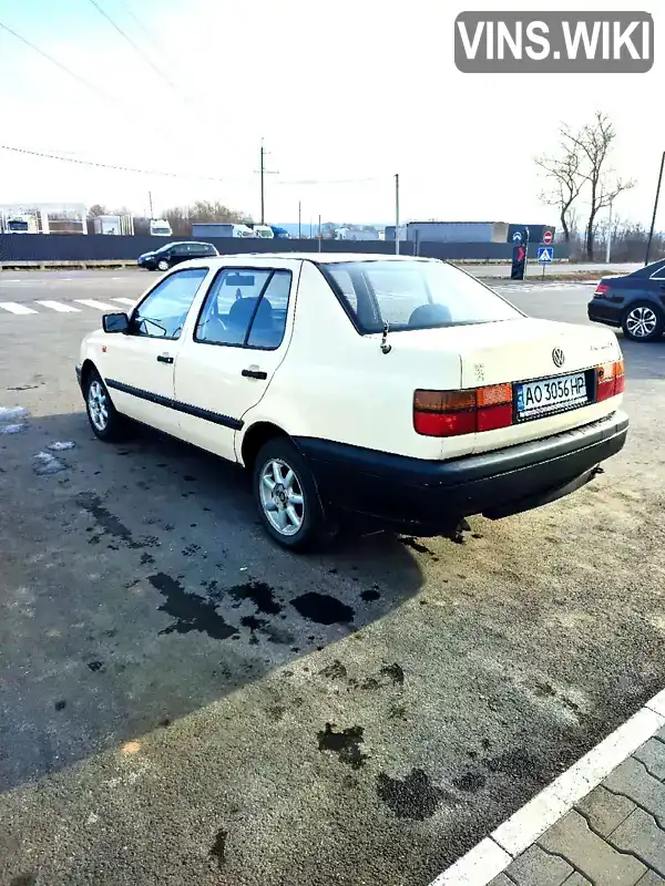 WVWZZZ1HZRW446999 Volkswagen Vento 1994 Седан 1.9 л. Фото 5