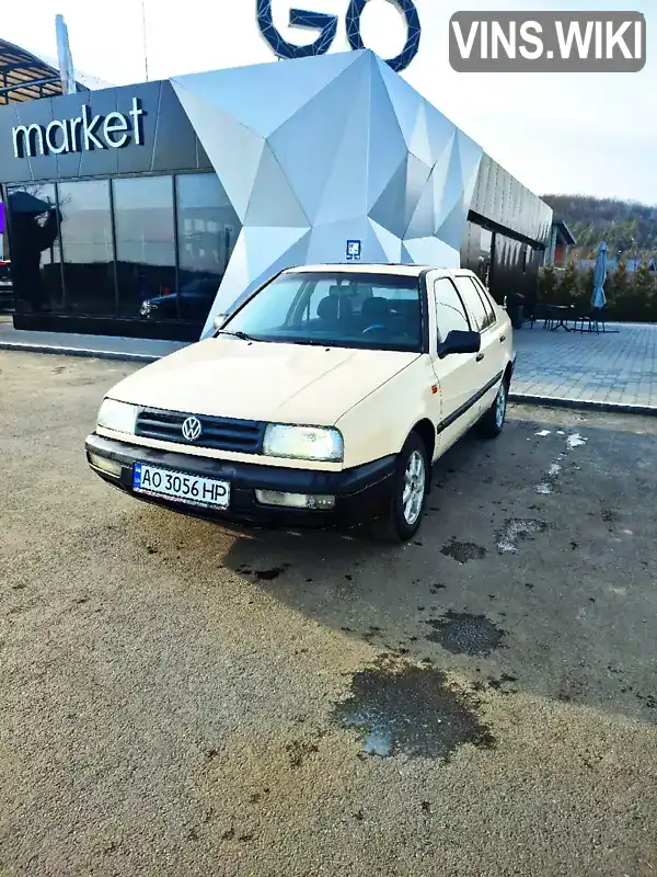 WVWZZZ1HZRW446999 Volkswagen Vento 1994 Седан 1.9 л. Фото 8