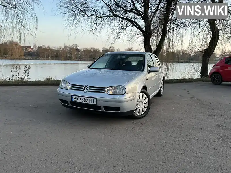 Хетчбек Volkswagen Golf 2000 1.6 л. Ручна / Механіка обл. Рівненська, Рівне - Фото 1/20