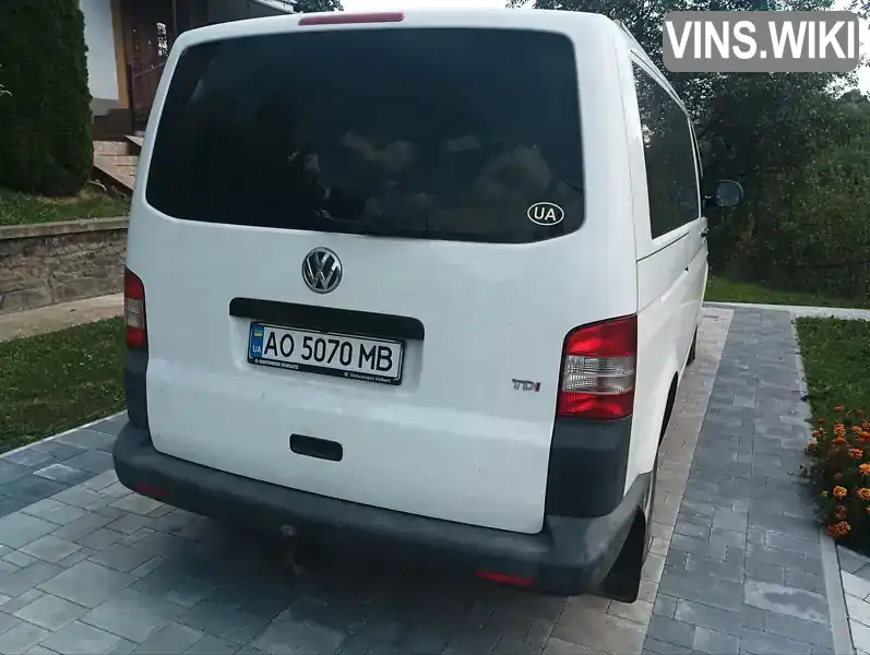 WV2ZZZ7HZCH136445 Volkswagen Transporter 2012 Мінівен 2 л. Фото 2