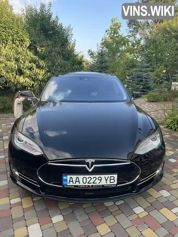 5YJSA1H23FFP69703 Tesla Model S 2015 Ліфтбек  Фото 2