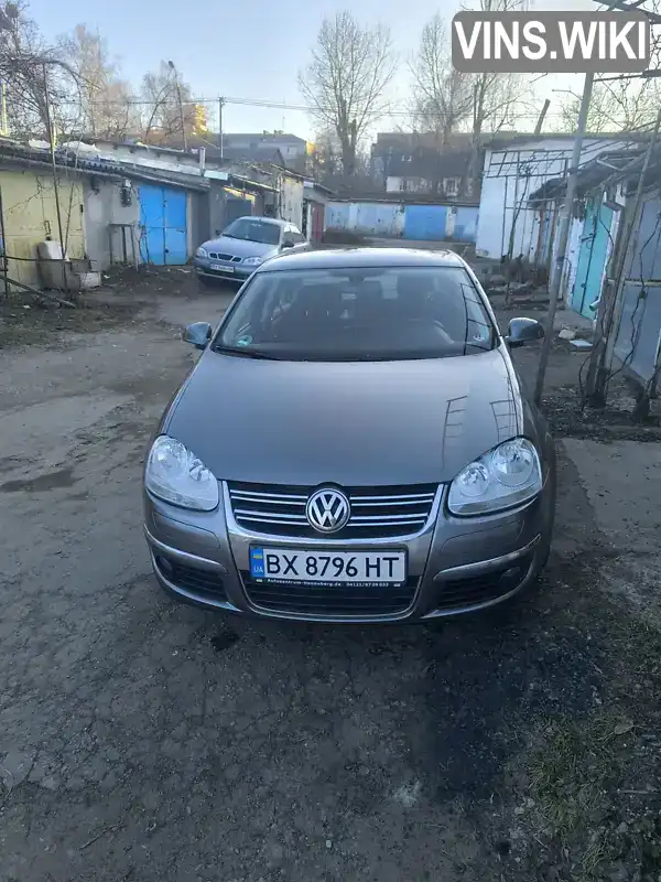 Седан Volkswagen Jetta 2005 1.6 л. Ручна / Механіка обл. Хмельницька, Хмельницький - Фото 1/16