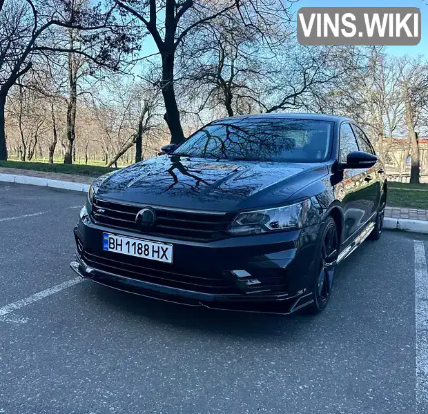 1VWDT7A37HC068331 Volkswagen Passat 2017 Седан 1.8 л. Фото 2