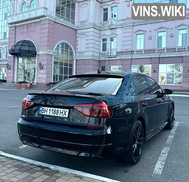 1VWDT7A37HC068331 Volkswagen Passat 2017 Седан 1.8 л. Фото 4