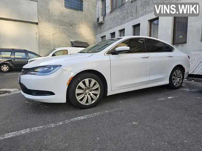 Седан Chrysler 200 2016 2.36 л. Автомат обл. Київська, Київ - Фото 1/17