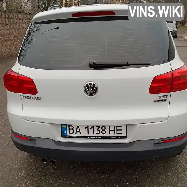 WVGBV7AX3HK006627 Volkswagen Tiguan 2016 Позашляховик / Кросовер 1.98 л. Фото 2