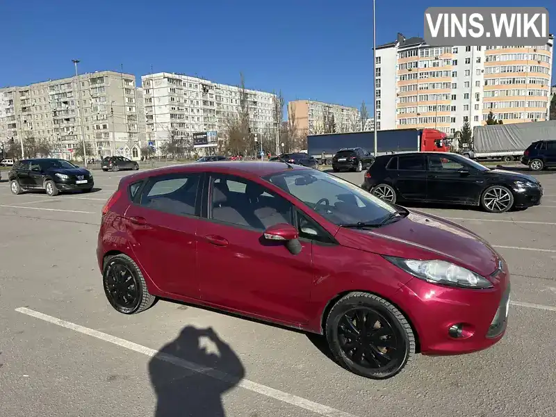 WF0JXXGAJJBC27573 Ford Fiesta 2011 Хэтчбек 1.39 л. Фото 1