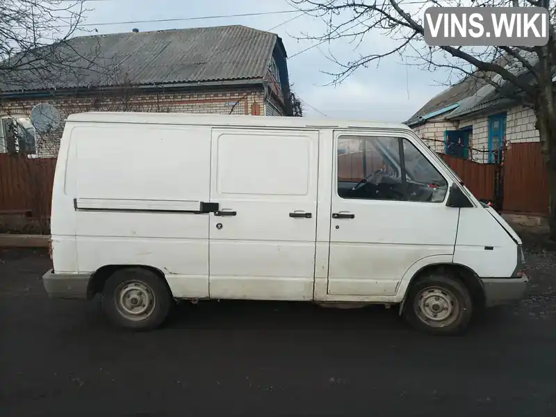 Мінівен Renault Trafic 1991 2.2 л. Ручна / Механіка обл. Кіровоградська, Гайворон - Фото 1/3