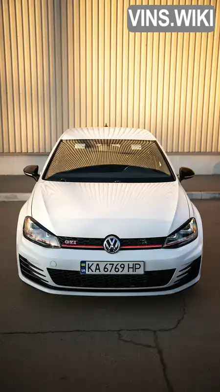 3VW547AU8HM076429 Volkswagen Golf GTI 2017 Хетчбек 1.98 л. Фото 2