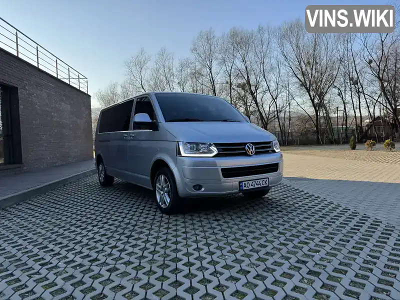 Мінівен Volkswagen Caravelle 2011 2 л. Автомат обл. Закарпатська, Свалява - Фото 1/14