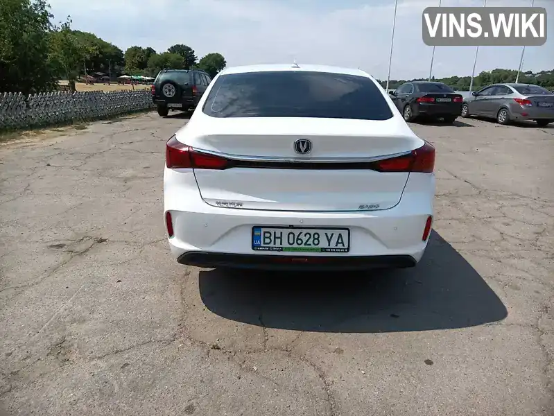 LS6A2E0F7NA003083 Changan Eado 2022 Седан  Фото 1