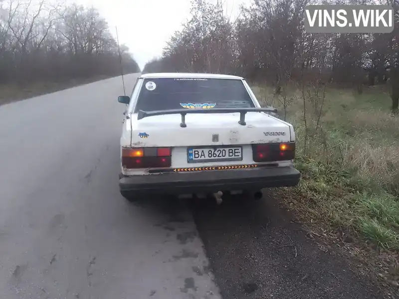 YV1704762F1084775 Volvo 760 1985 Седан 2.4 л. Фото 4