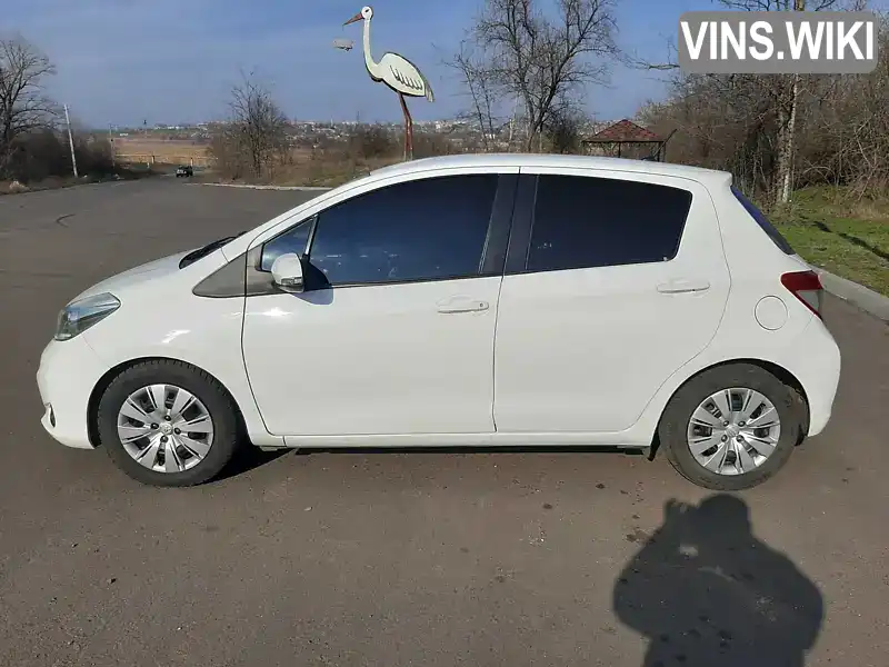 Хэтчбек Toyota Yaris 2012 1.4 л. Ручная / Механика обл. Одесская, Березовка - Фото 1/17