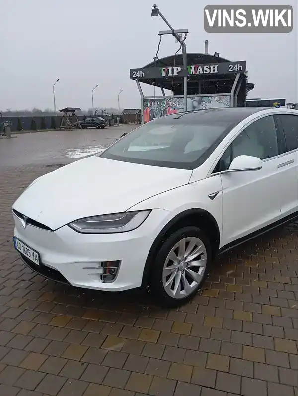 5YJXCBE40HF057633 Tesla Model X 2017 Позашляховик / Кросовер  Фото 9