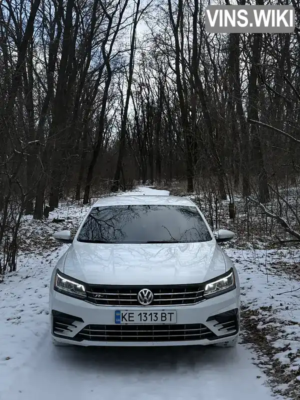 Седан Volkswagen Passat 2018 2 л. Автомат обл. Дніпропетровська, Кривий Ріг - Фото 1/10