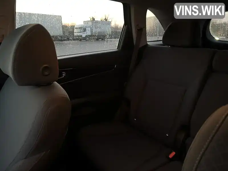 5XYPG4A31JG388054 Kia Sorento 2017 Позашляховик / Кросовер 2.36 л. Фото 3