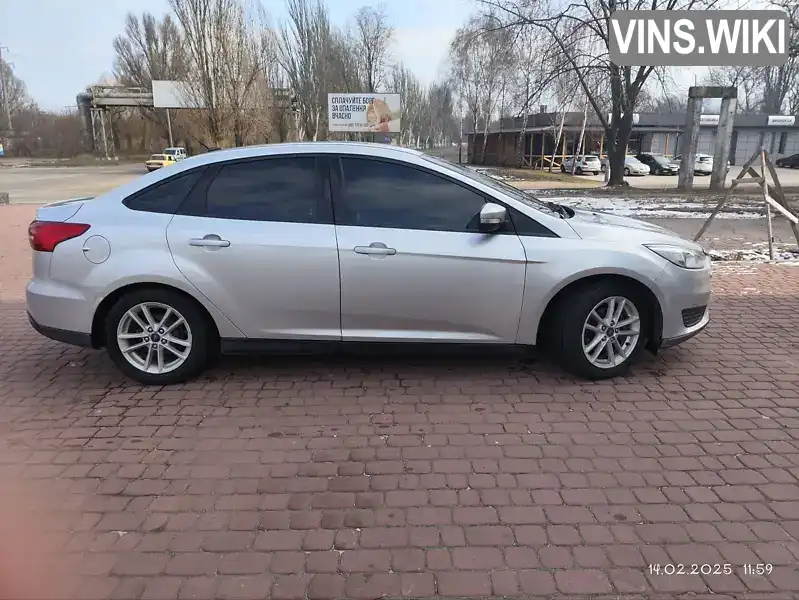 1FADP3F26HL319278 Ford Focus 2017 Седан 2 л. Фото 2