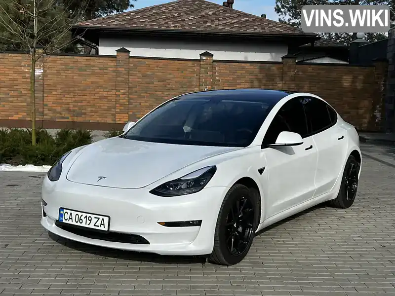 5YJ3E1EB4PF635152 Tesla Model 3 2023 Седан  Фото 1