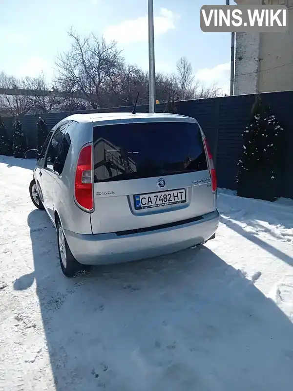 TMBNJ25JXE5013574 Skoda Roomster 2013 Микровэн 1.6 л. Фото 3