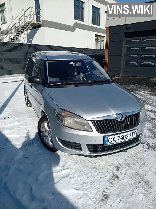 TMBNJ25JXE5013574 Skoda Roomster 2013 Микровэн 1.6 л. Фото 5