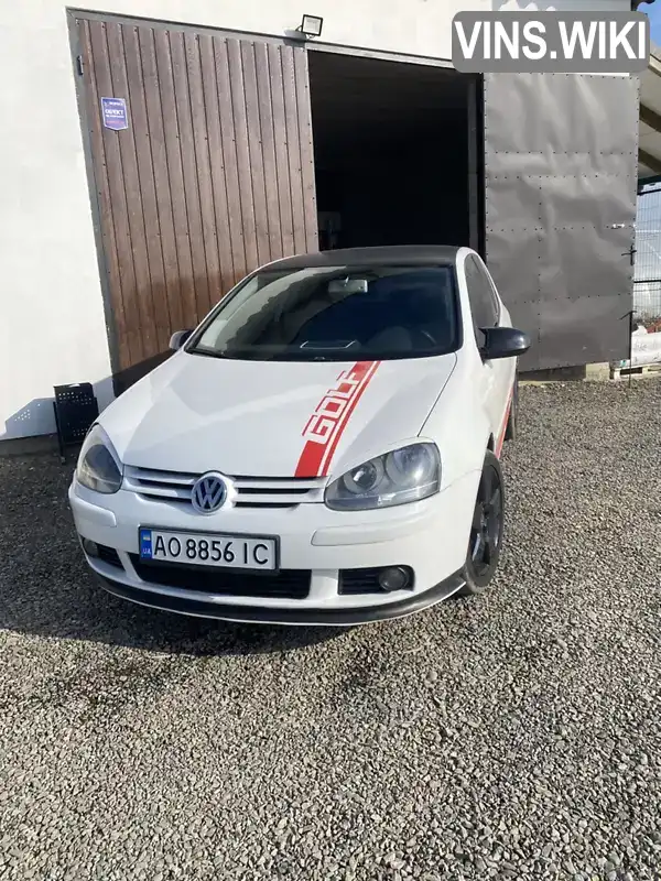 Хетчбек Volkswagen Golf 2003 1.6 л. Ручна / Механіка обл. Закарпатська, Ужгород - Фото 1/21