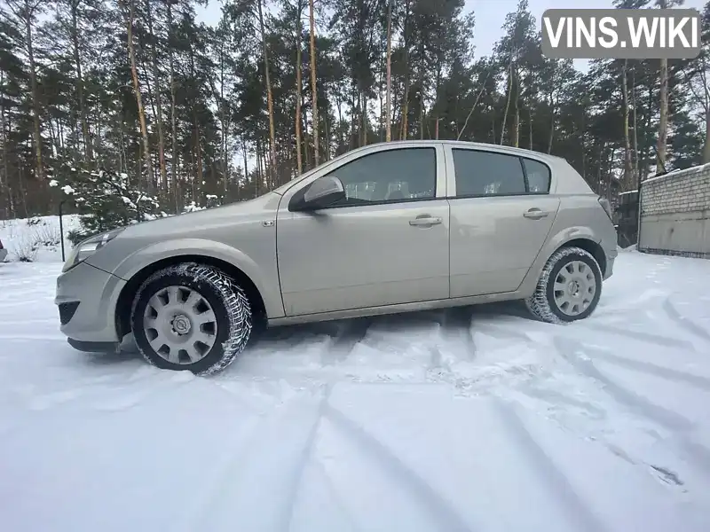 W0L0AHL48B2051733 Opel Astra 2011 Хэтчбек 1.36 л. Фото 1