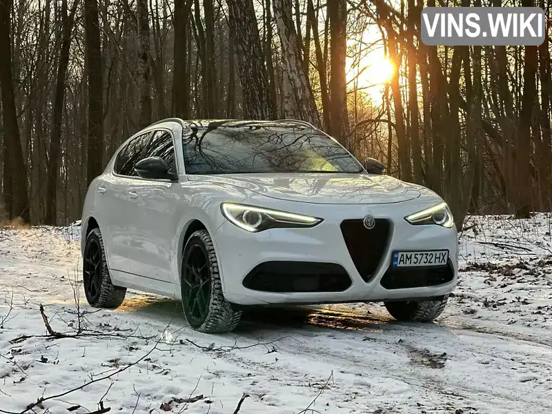 Позашляховик / Кросовер Alfa Romeo Stelvio 2017 2 л. Автомат обл. Житомирська, Житомир - Фото 1/19