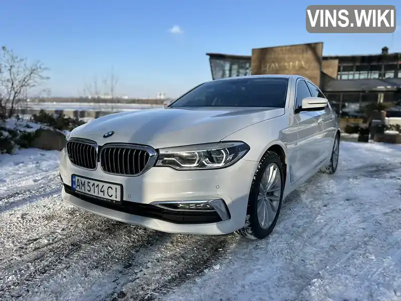 WBAJB51080WC72951 BMW 5 Series 2018 Седан 3 л. Фото 2