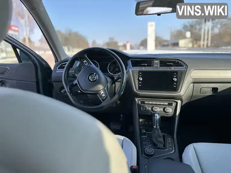 3VV2B7AX8KM173435 Volkswagen Tiguan 2019 Внедорожник / Кроссовер 2 л. Фото 4