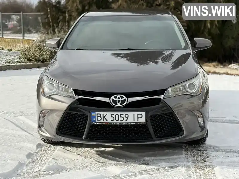 Седан Toyota Camry 2015 2.49 л. Автомат обл. Рівненська, Рівне - Фото 1/16