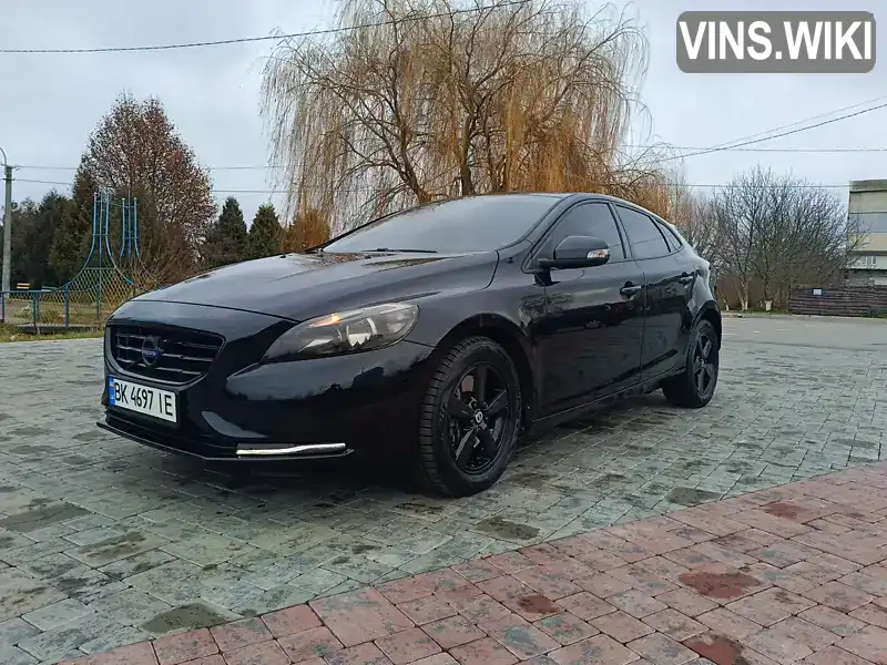 YV1MV5151E2077811 Volvo V40 2013 Хэтчбек 1.98 л. Фото 1