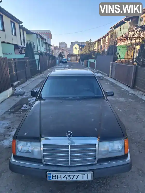 Седан Mercedes-Benz E-Class 1990 2.3 л. обл. Одеська, Одеса - Фото 1/21