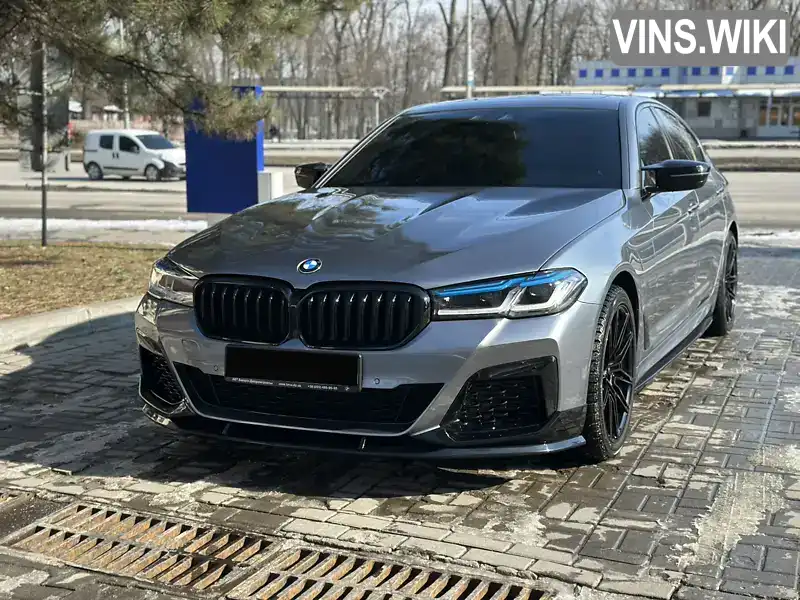 WBAJA7C57JWA74760 BMW 5 Series 2018 Седан 2 л. Фото 2