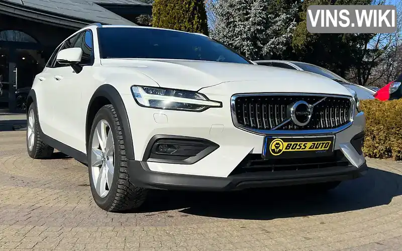 Універсал Volvo V60 Cross Country 2019 2 л. Автомат обл. Львівська, Львів - Фото 1/21