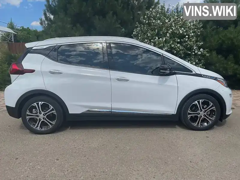 1G1FX6S05H4171717 Chevrolet Bolt EV 2017 Хэтчбек  Фото 2