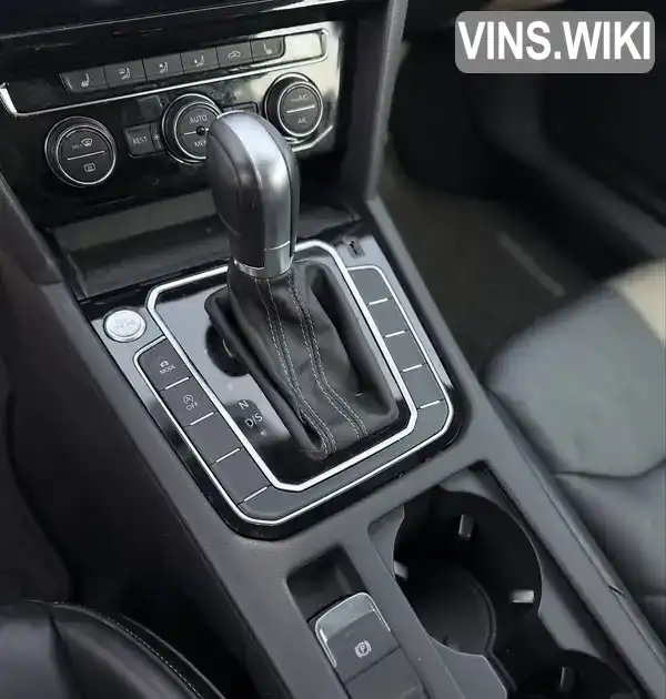 WVWSR7AN2KE028311 Volkswagen Arteon 2019 Ліфтбек 1.98 л. Фото 3