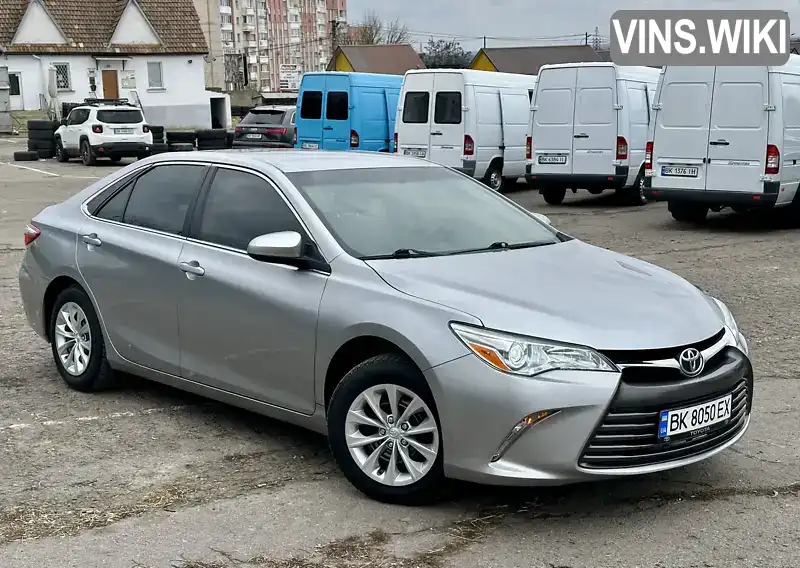 Седан Toyota Camry 2015 2.49 л. Автомат обл. Рівненська, Рівне - Фото 1/21