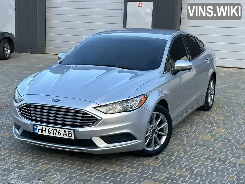 3FA6P0LU2HR385745 Ford Fusion 2017 Седан 2 л. Фото 1