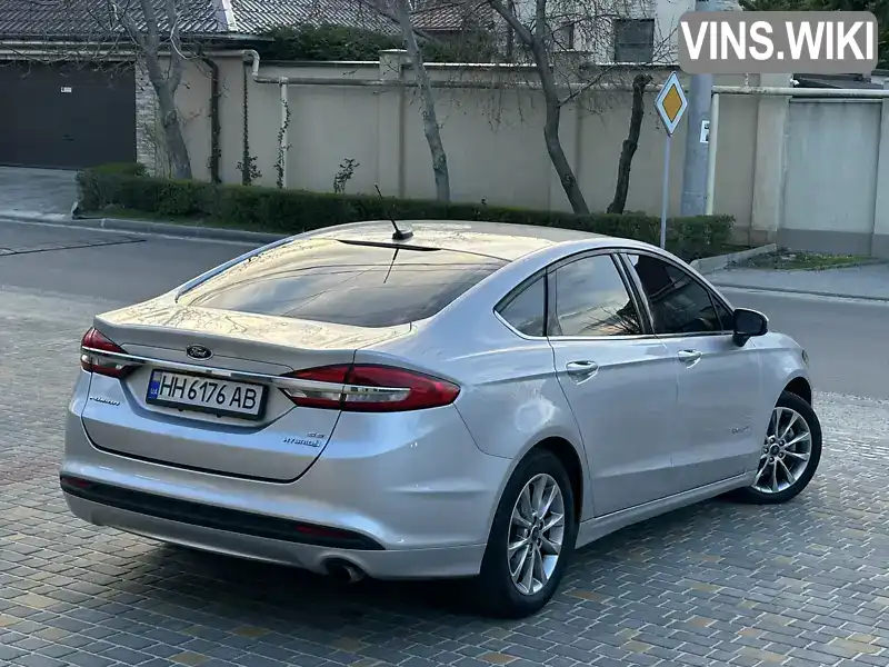 3FA6P0LU2HR385745 Ford Fusion 2017 Седан 2 л. Фото 3