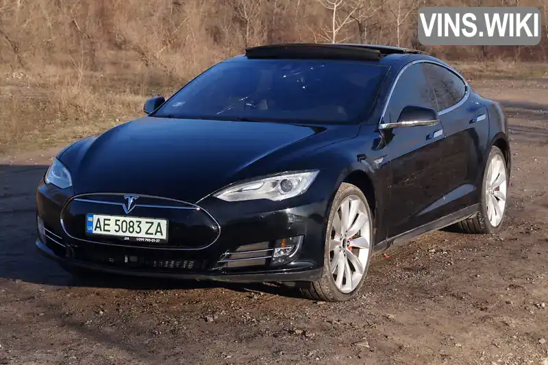 Лифтбек Tesla Model S 2014 null_content л. обл. Днепропетровская, Каменское (Днепродзержинск) - Фото 1/21