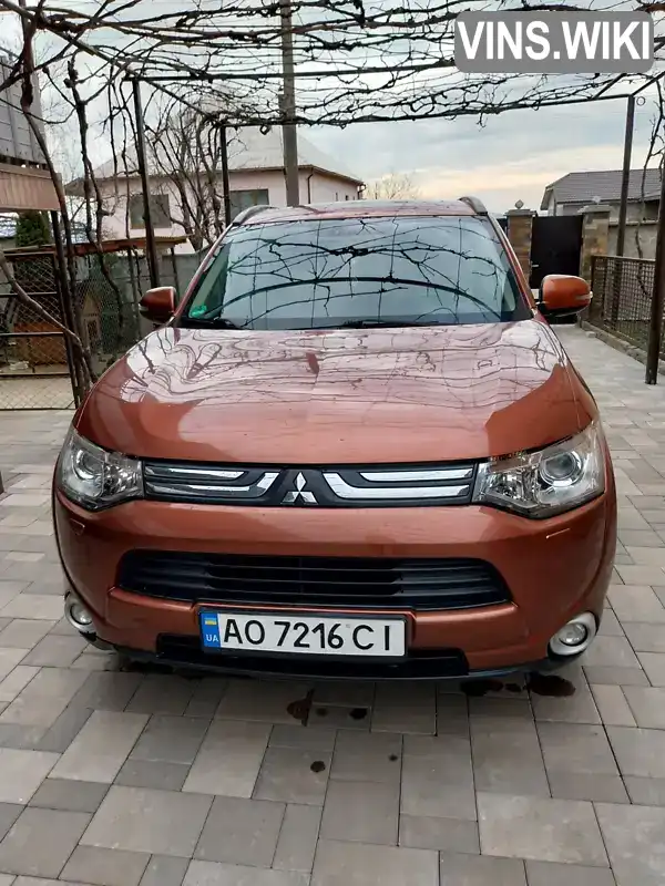 Позашляховик / Кросовер Mitsubishi Outlander 2012 2.2 л. Ручна / Механіка обл. Закарпатська, Білки - Фото 1/10