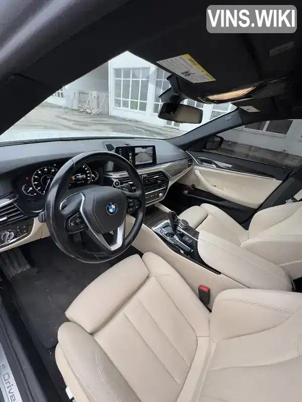 WBAJA9C54JB251359 BMW 5 Series 2018 Седан 2 л. Фото 3