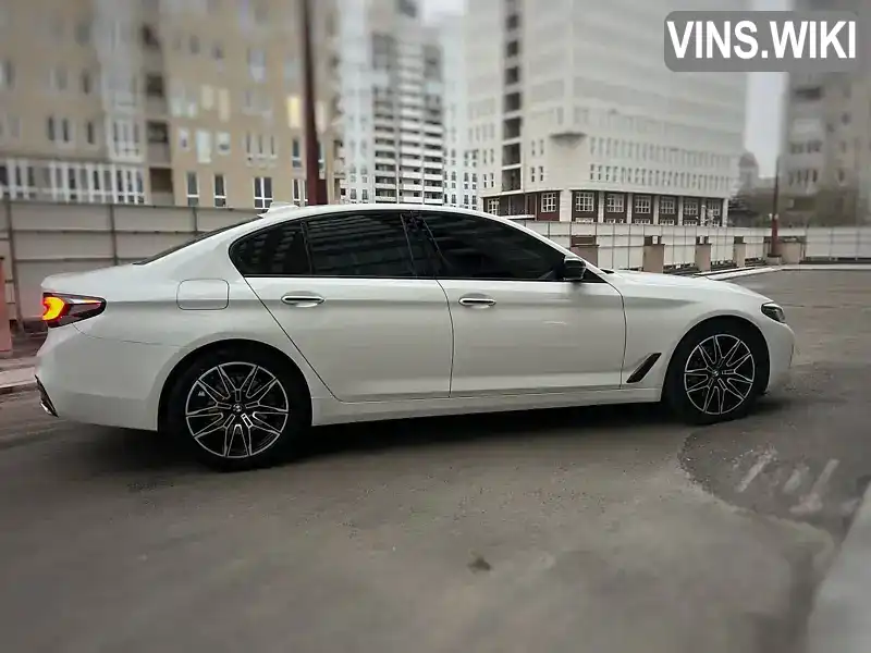 WBAJA9C54JB251359 BMW 5 Series 2018 Седан 2 л. Фото 9