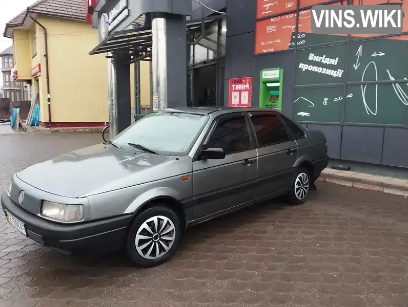 WVWZZZ31ZJE043593 Volkswagen Passat 1988 Седан 1.8 л. Фото 1