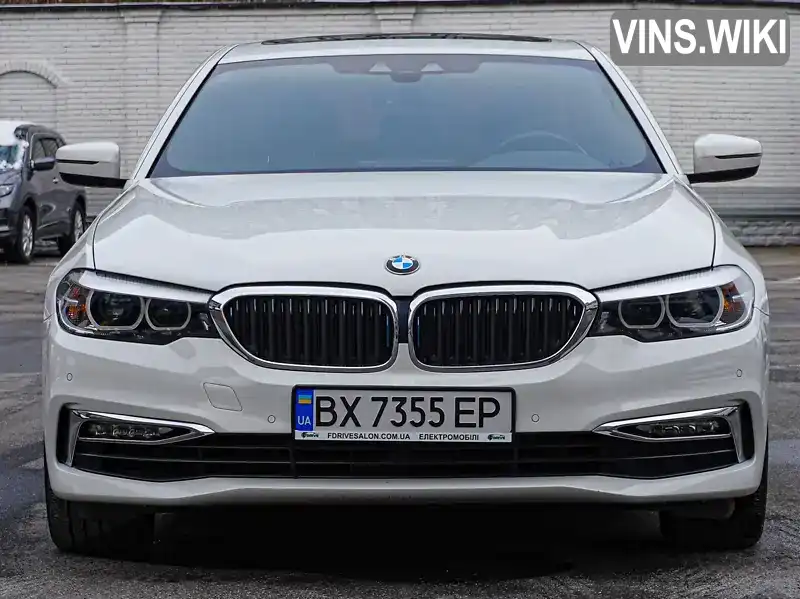 WBAJA9C54JB251135 BMW 5 Series 2018 Седан 2 л. Фото 2