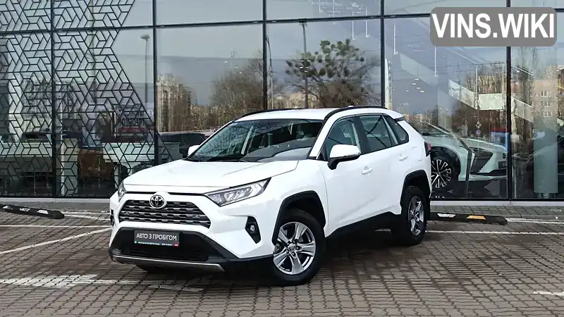 Позашляховик / Кросовер Toyota RAV4 2023 1.99 л. Варіатор обл. Київська, Київ - Фото 1/11