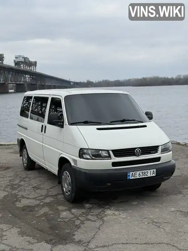 WV1ZZZ70Z3H068280 Volkswagen Transporter 2002 Мінівен 2.46 л. Фото 2