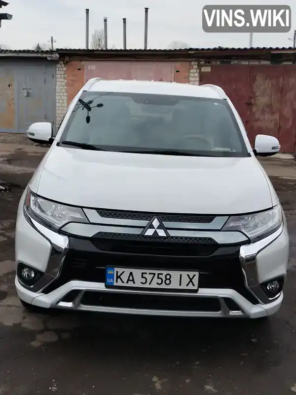 JA4J24A58KZ041632 Mitsubishi Outlander 2019 Позашляховик / Кросовер 2 л. Фото 1