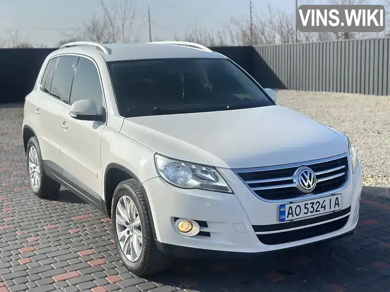 Внедорожник / Кроссовер Volkswagen Tiguan 2010 1.97 л. Автомат обл. Закарпатская, Виноградов - Фото 1/12